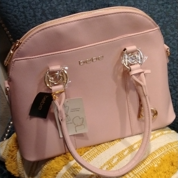 bebe Handbags - 《NWT》bebe handbag